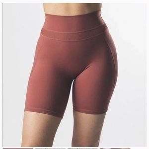 ALPHALETE “Alphalux” biker short in color Apple Butter size XS